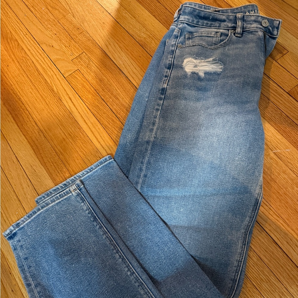 American Eagle Women's Mom Straight Jean